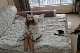 鹿鹿面具挠痒痒 - H559